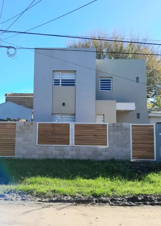 PH de 4 ambientes en venta en FRAY LUIS BELTRAN