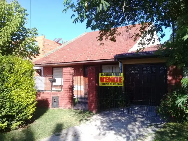 Casa de 5 ambientes en venta en AEROPARQUE