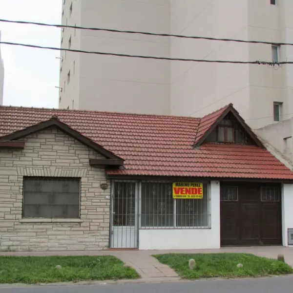 Casa de 4 ambientes en venta en CONSTITUCION