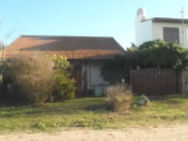 Casa de 3 ambientes en venta en Camet