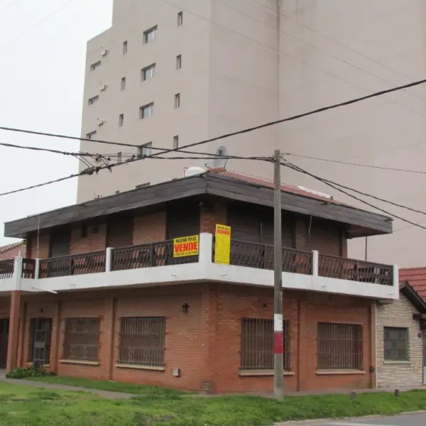 Casa de 4 ambientes en venta en CONSTITUCION
