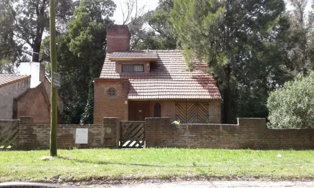 Casa de 3 ambientes en venta en PARQUE CAMET