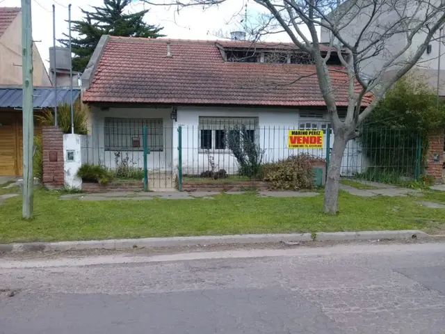 Casa de 3 ambientes en venta en AEROPARQUE
