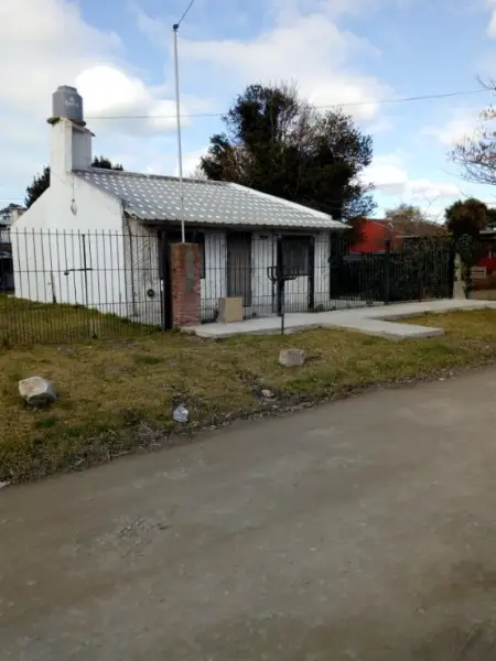 Casa de 3 ambientes en venta en FRAY LUIS BELTRAN