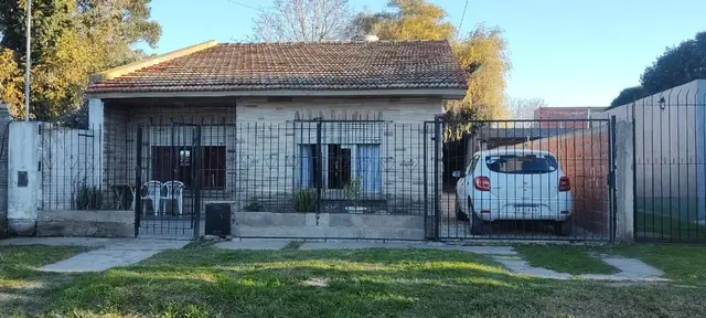 Casa de 3 ambientes en venta en FRAY LUIS BELTRAN