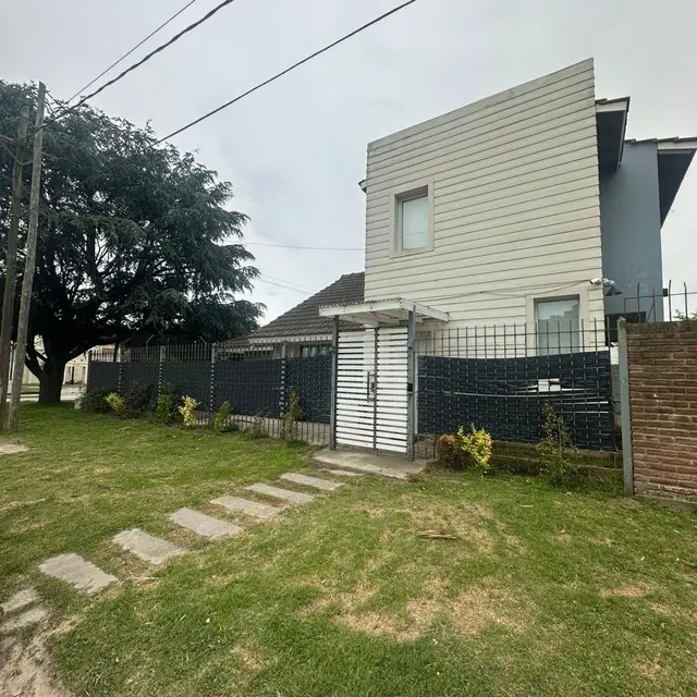 Casa de 4 ambientes en venta en LA FLORIDA