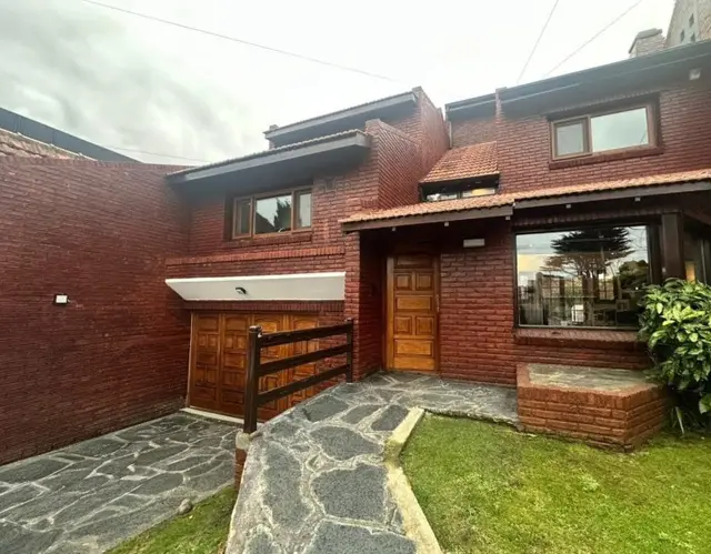 Casa de 4 ambientes en venta en CONSTITUCION
