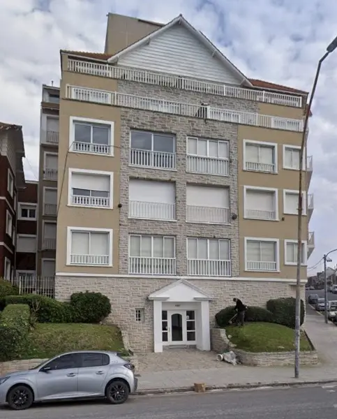 Departamento de 3 ambientes en venta en BOSQUE GRANDE