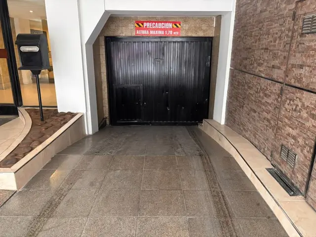 Cochera en venta en Área Centro