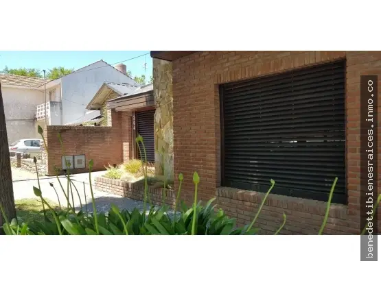 Casa de 3 ambientes en venta en PARQUE LURO