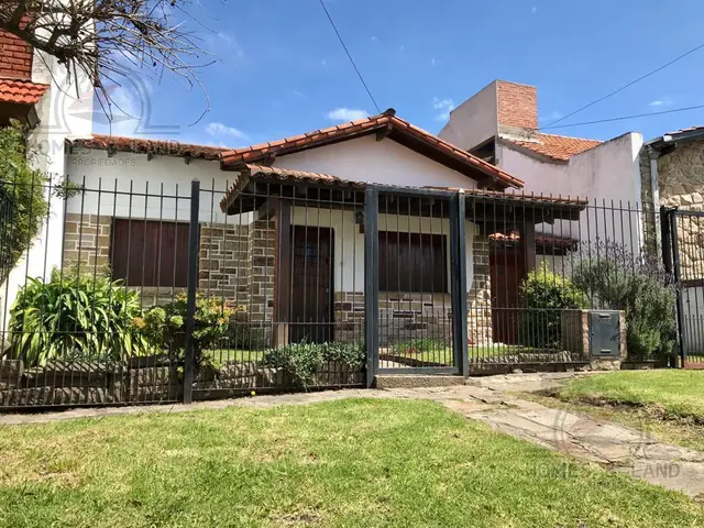 Casa de 3 ambientes en alquiler en PUNTA MOGOTES