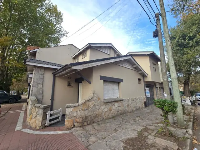 Casa de 4 ambientes en venta en NUEVA POMPEYA