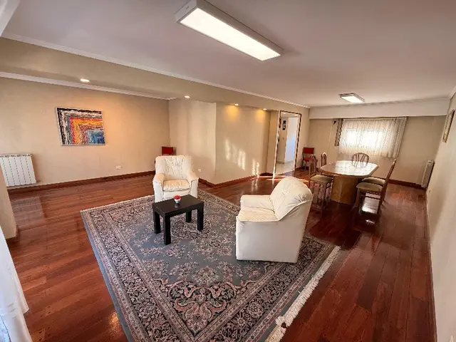 Departamento de 5 ambientes en venta en Centro