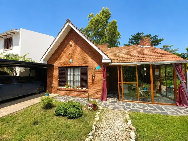 Casa de 4 ambientes en venta en PUNTA MOGOTES