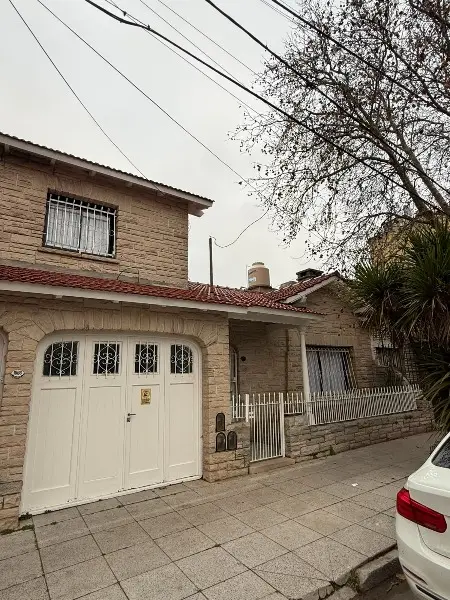 Casa de 4 ambientes en venta en NUEVA POMPEYA