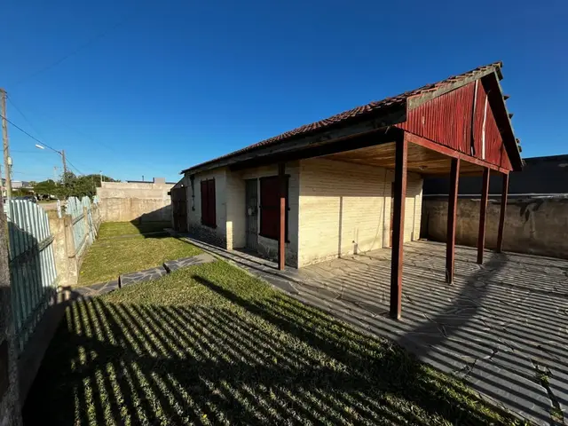 Casa de 3 ambientes en venta en CAMET FELIX U.