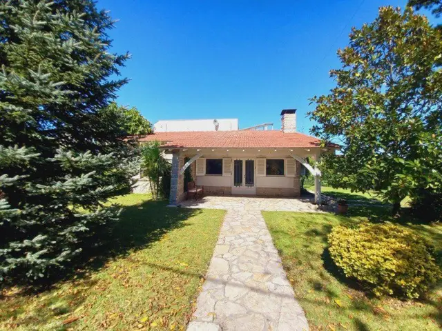Casa de 4 ambientes en venta en BOSQUE ALEGRE