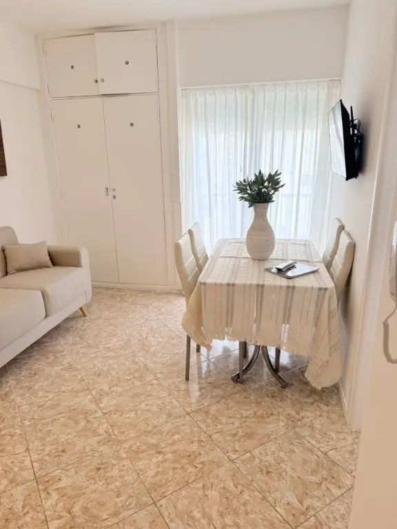 Departamento de 1 ambiente en venta en AREA CENTRO