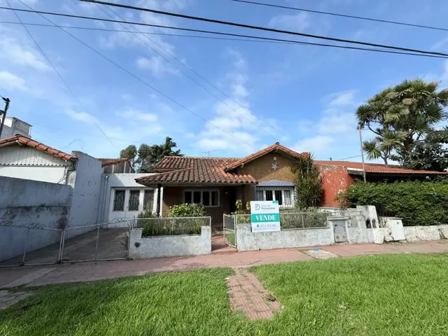 Casa de 3 ambientes en venta en LAS AVENIDAS
