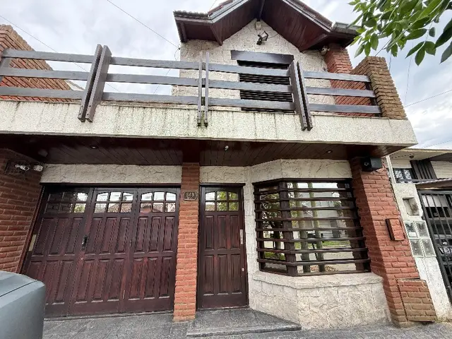 Casa de 4 ambientes en venta en VILLA PRIMERA