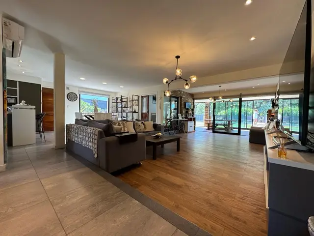 Casa de 3 ambientes en venta en LAS AVENIDAS