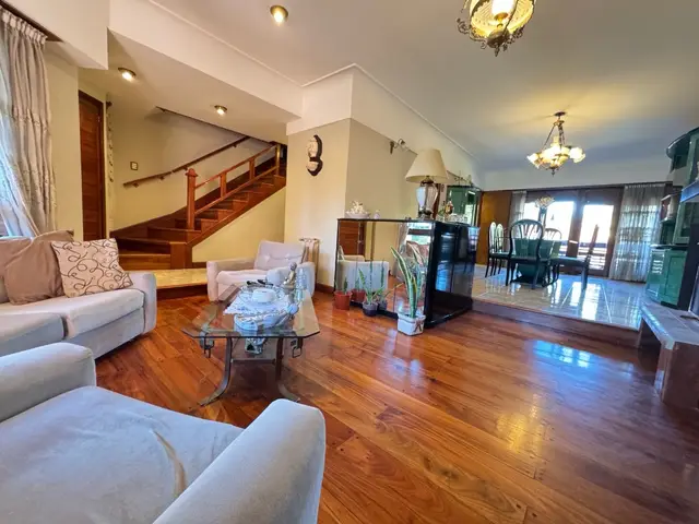 Casa de 5 ambientes en venta en PARQUE LURO