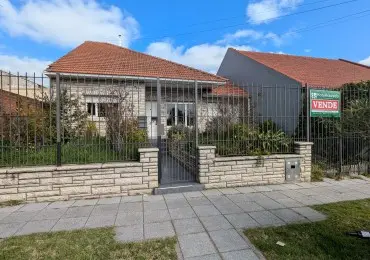 Casa de 5 ambientes en venta en CERRITO Y SAN SALVADOR