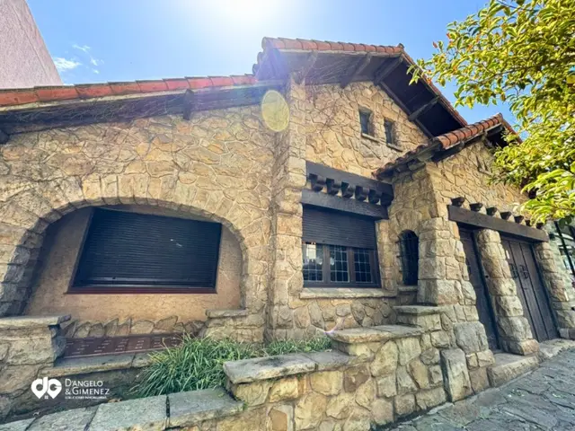 Casa de 3 ambientes en venta en Centro
