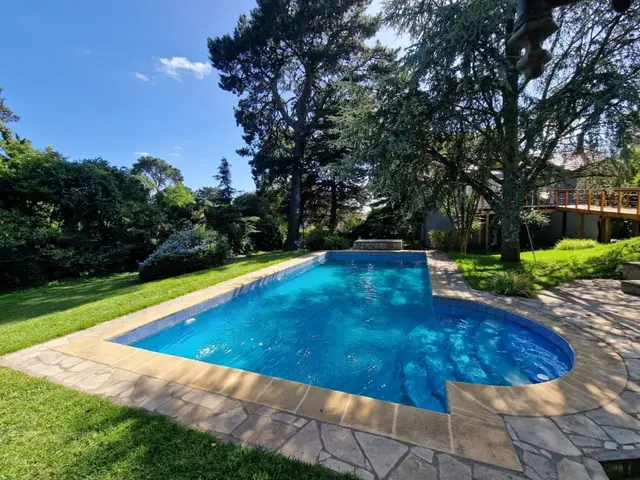 Casa de 4 ambientes en venta en LOS PINARES