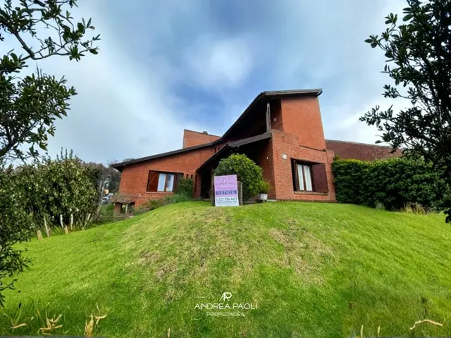Casa de 3 ambientes en venta en PUNTA MOGOTES