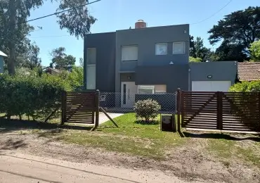 Casa de 3 ambientes en venta en BOSQUE PERALTA RAMOS