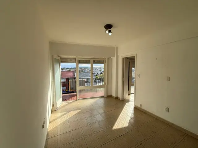 Departamento de 2 ambientes en venta en LAS AVENIDAS