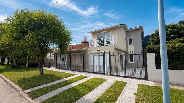 Casa de 4 ambientes en venta en ESTRADA JOSE MANUEL