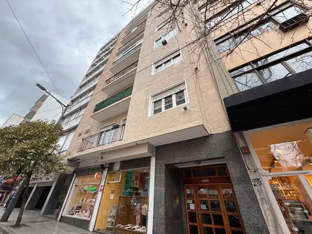 Departamento de 4 ambientes en venta en Centro