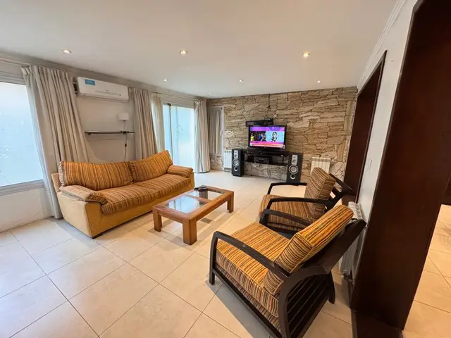 Casa de 6 ambientes en venta en Bosque Peralta Ramos