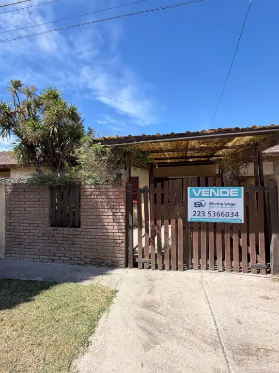 Casa de 3 ambientes en venta en VIRGEN DE LUJAN