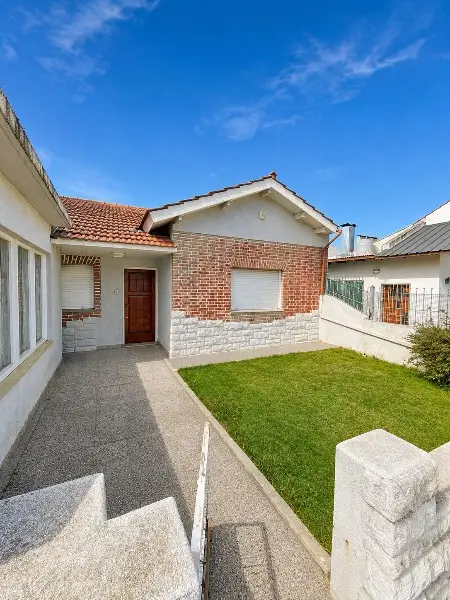 Casa de 4 ambientes en venta en DEL PUERTO