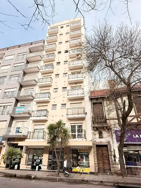 Departamento de 2 ambientes en venta en Centro