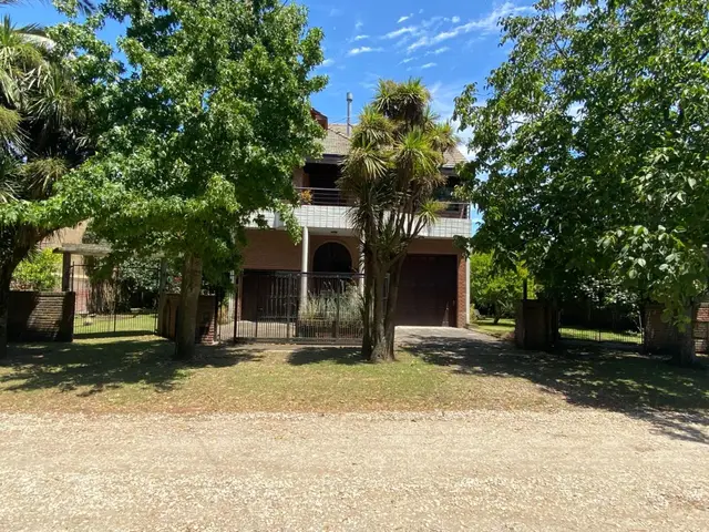Casa de 6 ambientes en venta en LOS TILOS