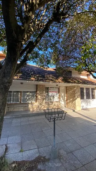 Casa de 4 ambientes en alquiler en RIVADAVIA BERNARDINO