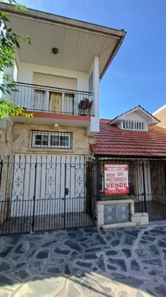 Casa de 4 ambientes en venta en VILLA PRIMERA