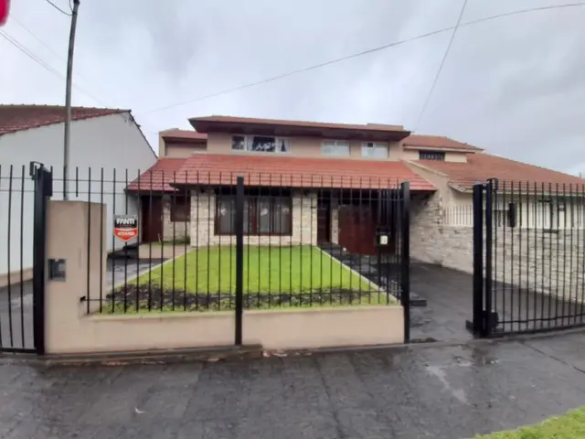 Casa de 4 ambientes en venta en VILLA PRIMERA