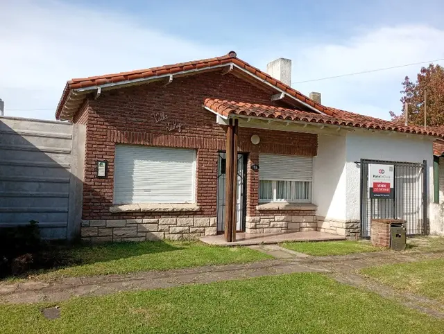 Casa de 3 ambientes en venta en PARQUE LURO