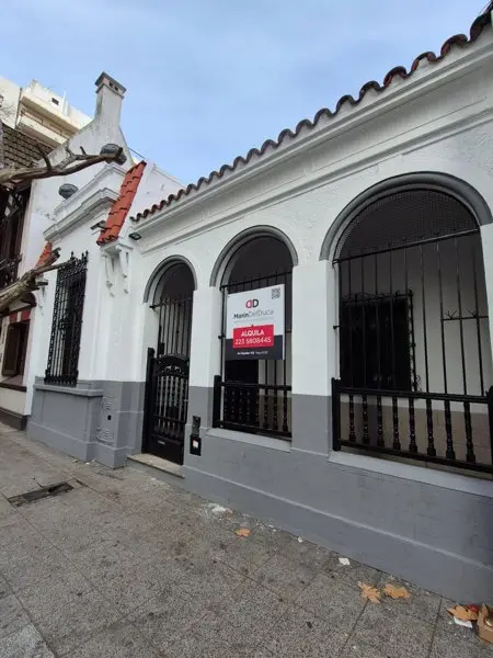 Local de 5 ambientes en alquiler en Área Centro