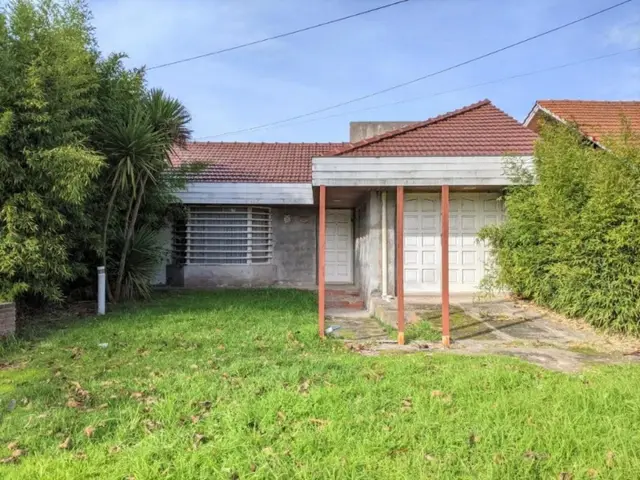 Casa de 4 ambientes en venta en TERMAS HUINCO