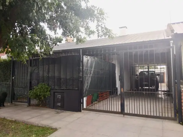 Casa de 3 ambientes en venta en CERRITO Y SAN SALVADOR