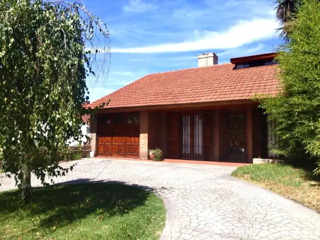Casa de 4 ambientes en venta en PUNTA MOGOTES