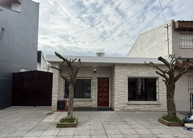Casa de 3 ambientes en venta en SAN CAYETANO