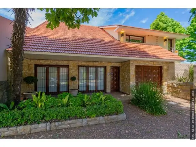 Casa de 7 ambientes en venta en VILLA PRIMERA