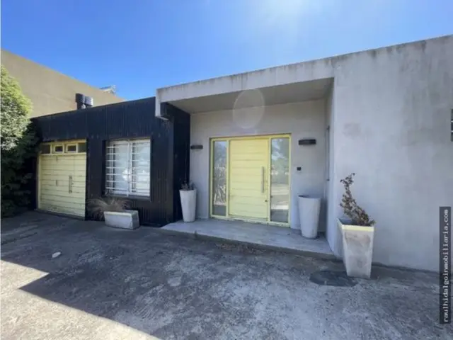 Casa de 3 ambientes en venta en Los Acantilados